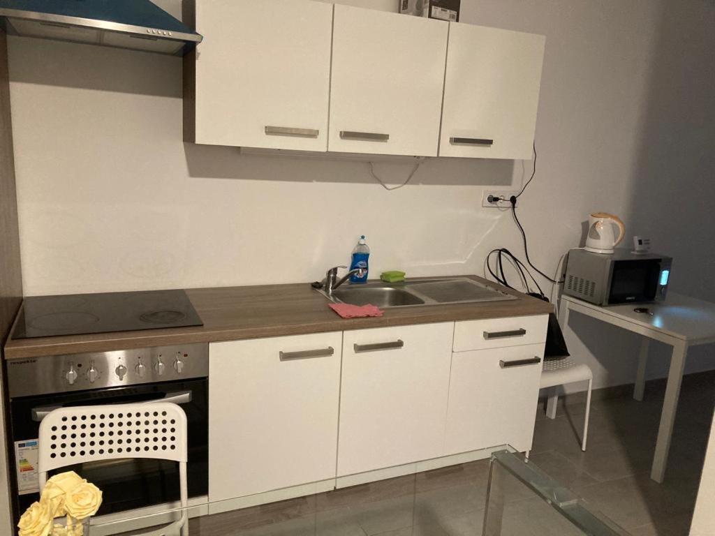 Downtown Modern 3 Bedrroom+ Living Room Apartment Wesselenyi 1.3 Szombathely Ngoại thất bức ảnh